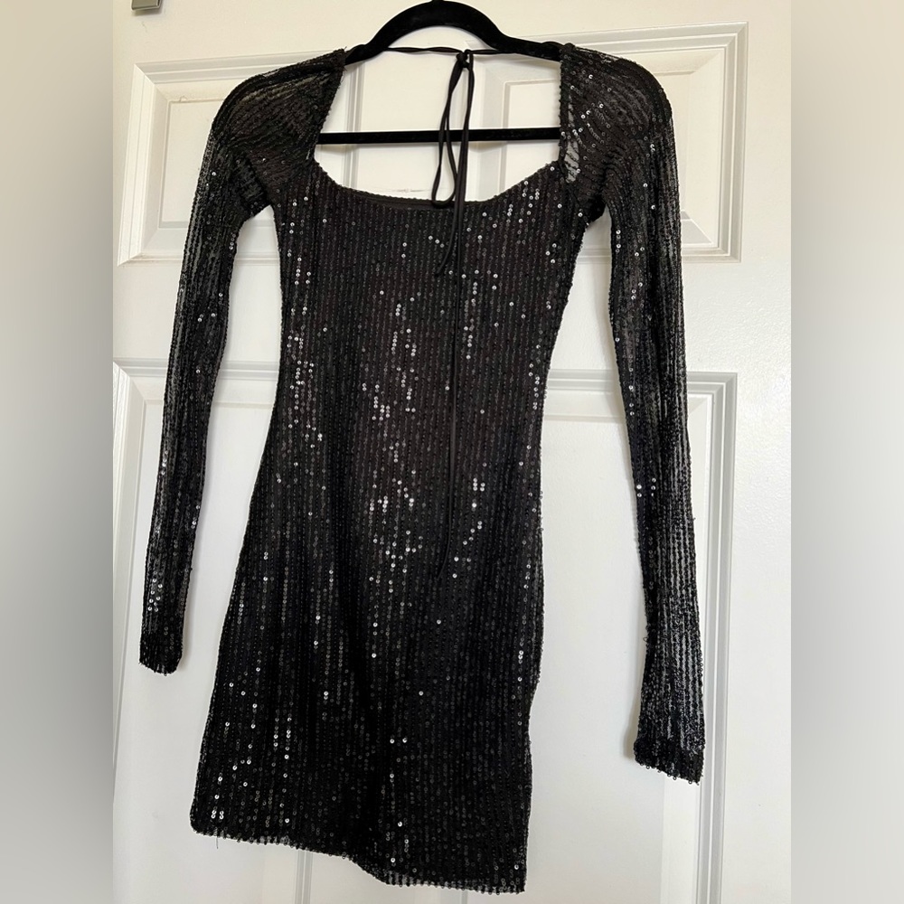 Lucy in the Sky black sequin mini dress. size extra small.